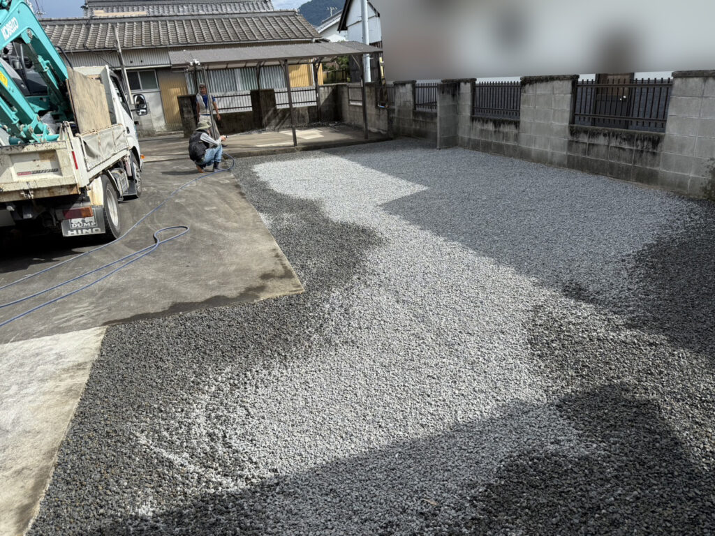 【多度津町Ｙ様邸】正面も裏庭もスッキリ爽快✨庭木撤去＆雑草対策工事㊗完工 (株)カインズガーデン｜香川県の庭仕舞い工事