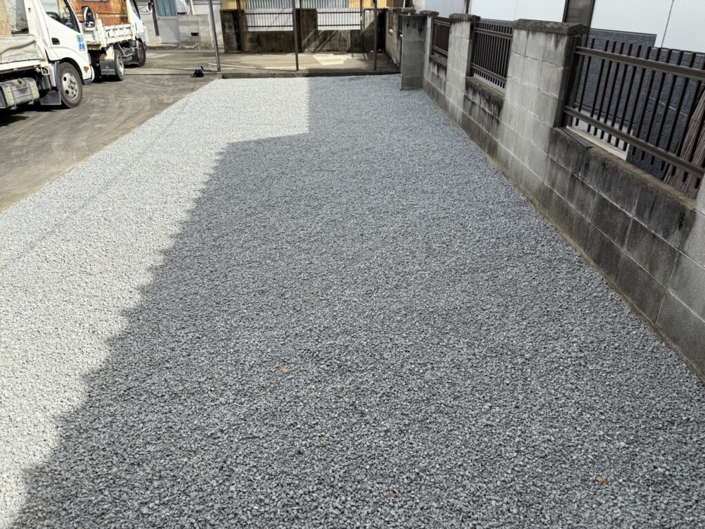 【多度津町Ｙ様邸】正面も裏庭もスッキリ爽快✨庭木撤去＆雑草対策工事㊗完工 (株)カインズガーデン｜香川県の庭仕舞い工事