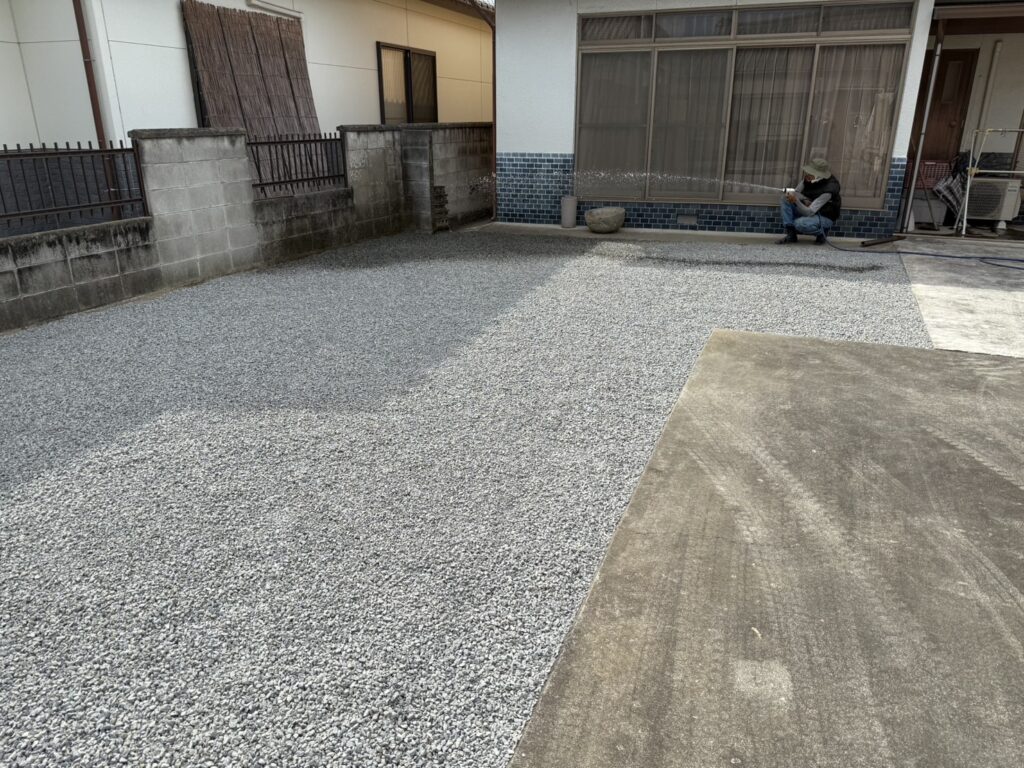 【多度津町Ｙ様邸】正面も裏庭もスッキリ爽快✨庭木撤去＆雑草対策工事㊗完工 (株)カインズガーデン｜香川県の庭仕舞い工事