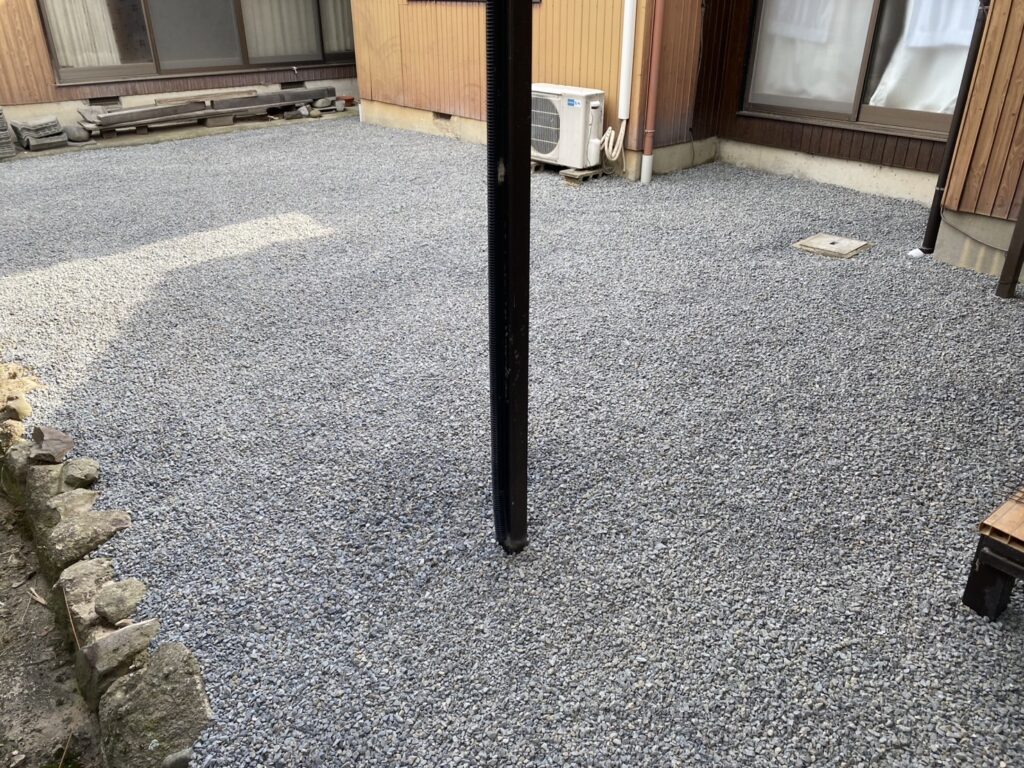 【多度津町Ｙ様邸】正面も裏庭もスッキリ爽快✨庭木撤去＆雑草対策工事㊗完工 (株)カインズガーデン｜香川県の庭仕舞い工事