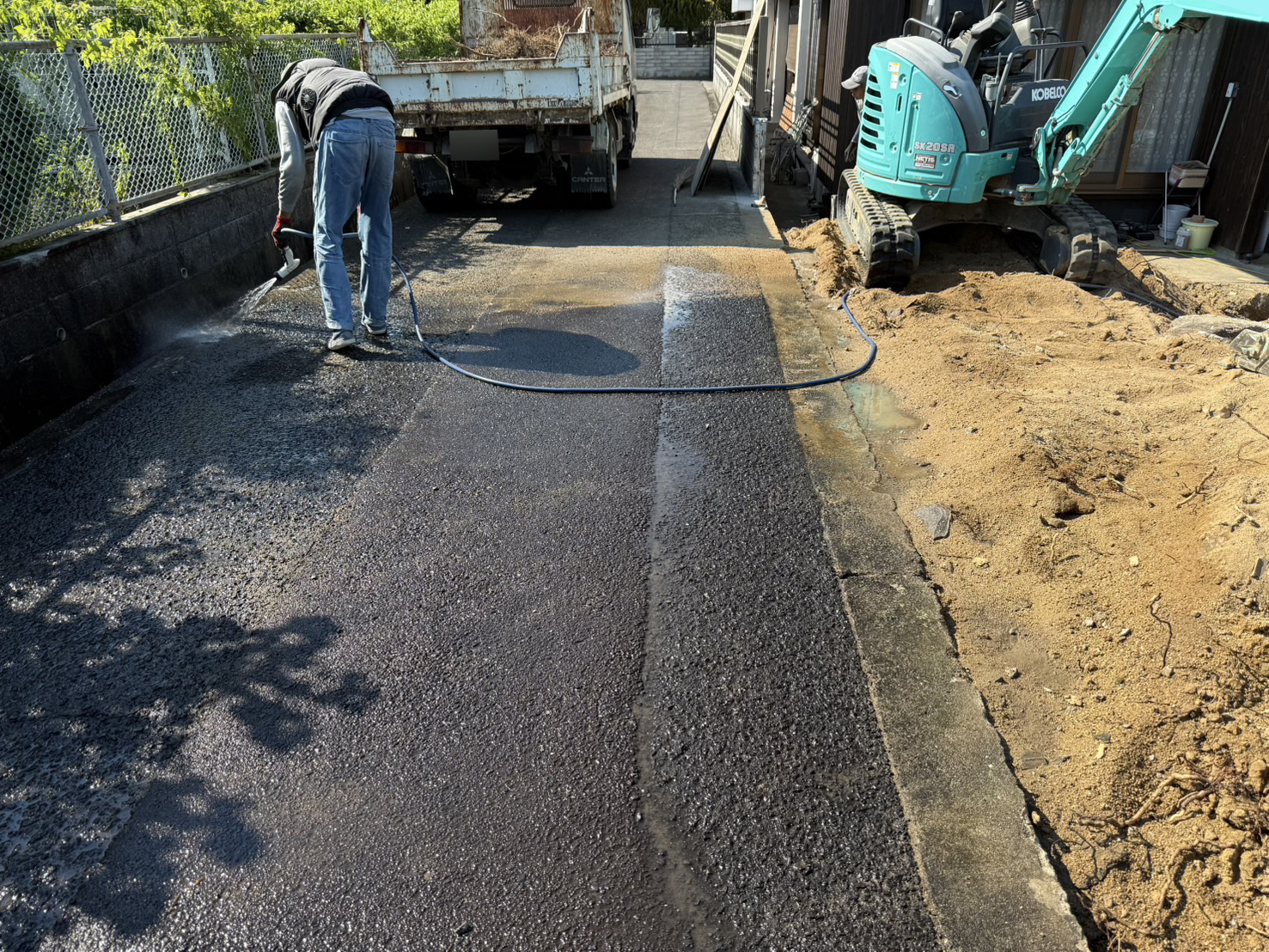 【綾川町MO様邸】新・駐車スペースのコンクリート基礎打設完了 (株)カインズガーデン|香川県の庭リフォーム工事,庭仕舞い 【綾川町MO様邸】新・駐車スペースのコンクリート基礎打設完了 (株)カインズガーデン|香川県の庭リフォーム工事,庭仕舞い