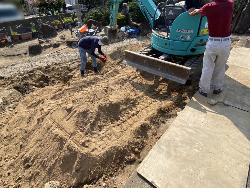 【綾川町ＭＯ様邸】石垣・石の門柱撤去完了✨坪庭解体も順調です (株)カインズガーデン｜香川県の庭リフォーム工事