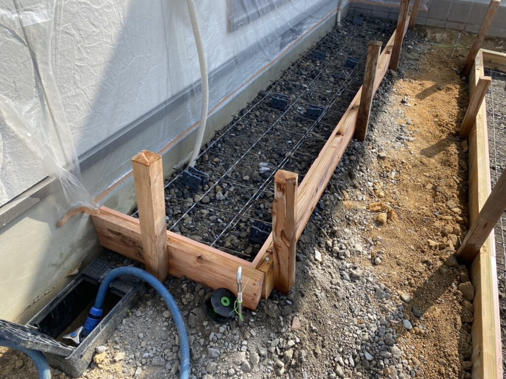 【綾川町MI様邸】枯山水のお庭や裏庭の雑草対策完了✨駐車場周辺のコンクリート打設も完了 (株)カインズガーデン|香川県の庭リフォーム工事 【綾川町MI様邸】枯山水のお庭や裏庭の雑草対策完了✨駐車場周辺のコンクリート打設も完了 (株)カインズガーデン|香川県の庭リフォーム工事