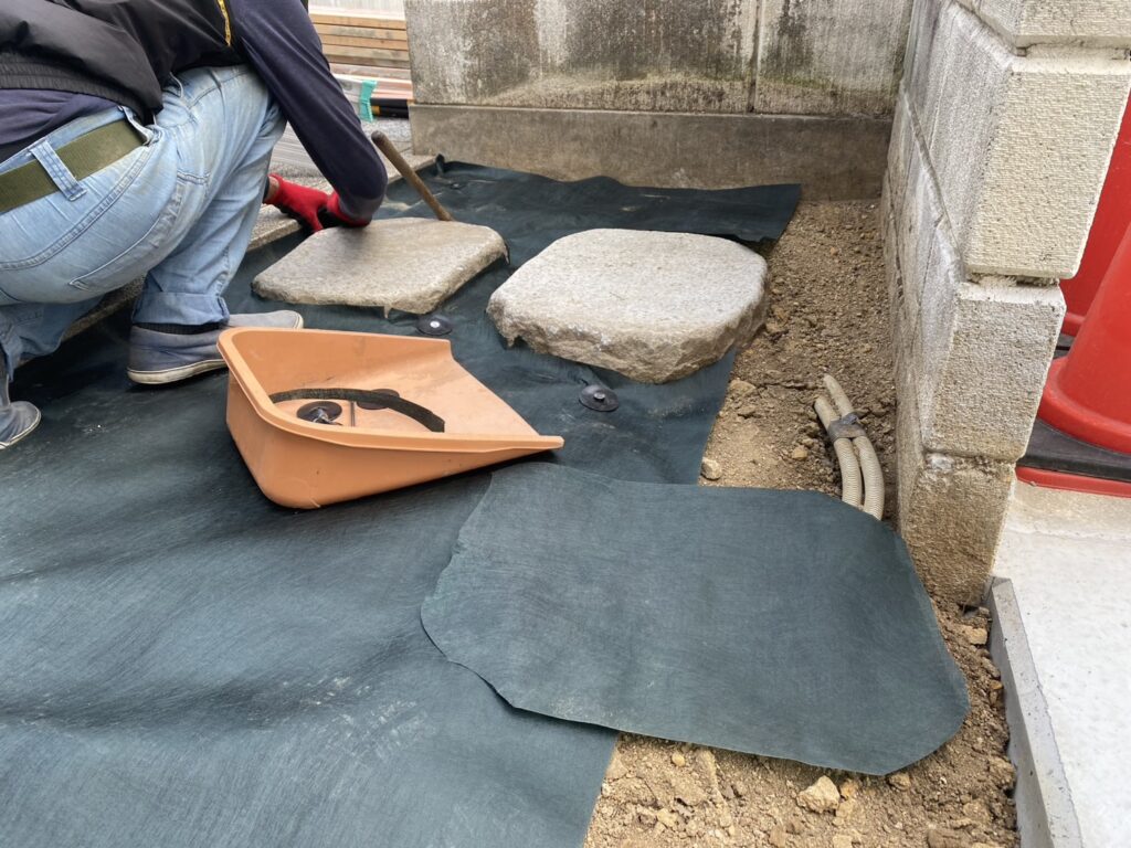【綾川町ＭＩ様邸】格好良いフラット屋根カーポート＆跳ね上げ門扉完成✨ (株)カインズガーデン｜香川県の庭リフォーム工事