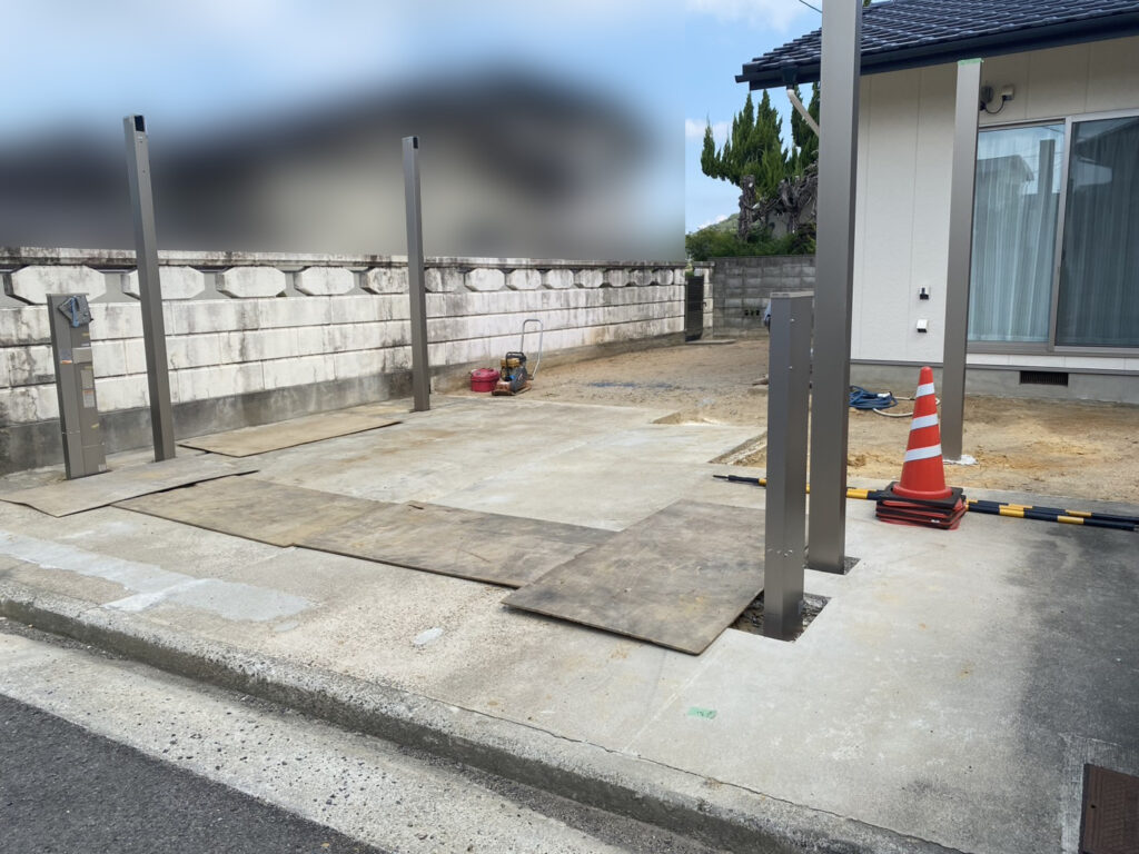 【綾川町MI様邸】枯山水のお庭や裏庭の雑草対策完了✨駐車場周辺のコンクリート打設も完了 (株)カインズガーデン|香川県の庭リフォーム工事 【綾川町MI様邸】枯山水のお庭や裏庭の雑草対策完了✨駐車場周辺のコンクリート打設も完了 (株)カインズガーデン|香川県の庭リフォーム工事