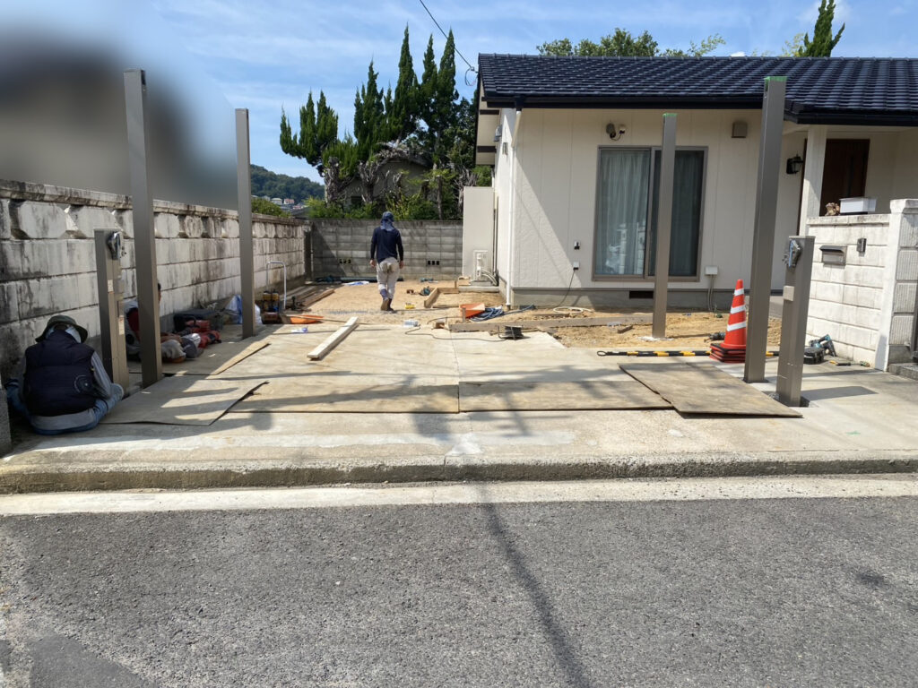 【綾川町MI様邸】枯山水のお庭や裏庭の雑草対策完了✨駐車場周辺のコンクリート打設も完了 (株)カインズガーデン|香川県の庭リフォーム工事 【綾川町MI様邸】枯山水のお庭や裏庭の雑草対策完了✨駐車場周辺のコンクリート打設も完了 (株)カインズガーデン|香川県の庭リフォーム工事