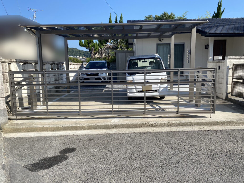 【綾川町ＭＩ様邸】風情ある枯山水風雑草対策✨カッコイイ駐車場や物置㊗完工 (株)カインズガーデン｜香川の庭リフォーム工事，庭仕舞い