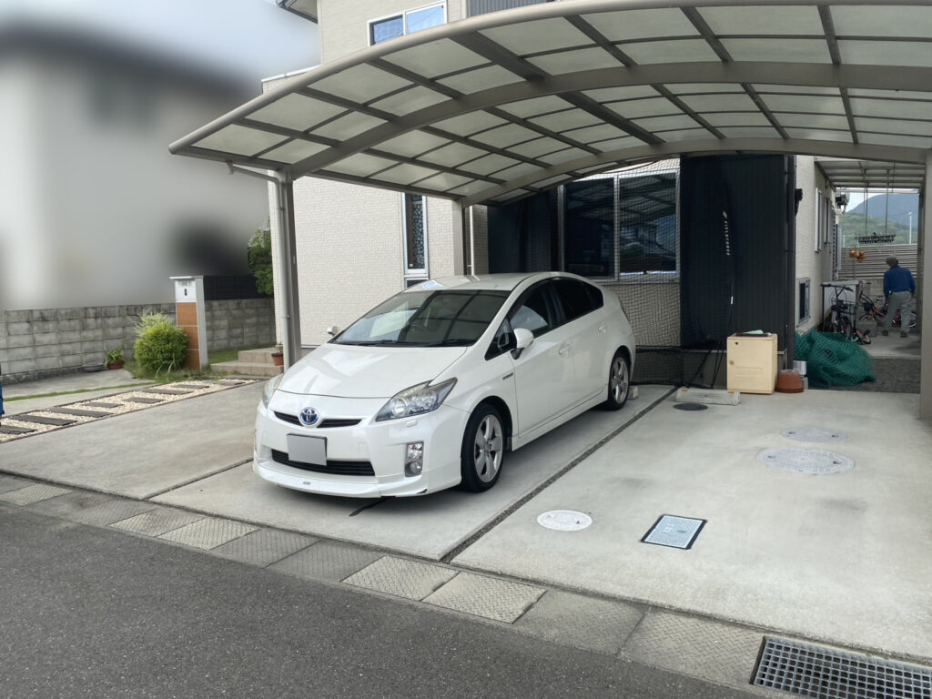 【坂出市Ａ様邸】カーポートとテラス追加設置＆テラスパネル交換等、着工⛑ (株)カインズガーデン｜香川県の庭リフォーム工事