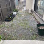 【観音寺市ＳＵ様邸】裏庭の雑草や砂利撤去＆雑草対策工事、本日着工⛑ (株)カインズガーデン｜香川県の雑草対策，庭仕舞い