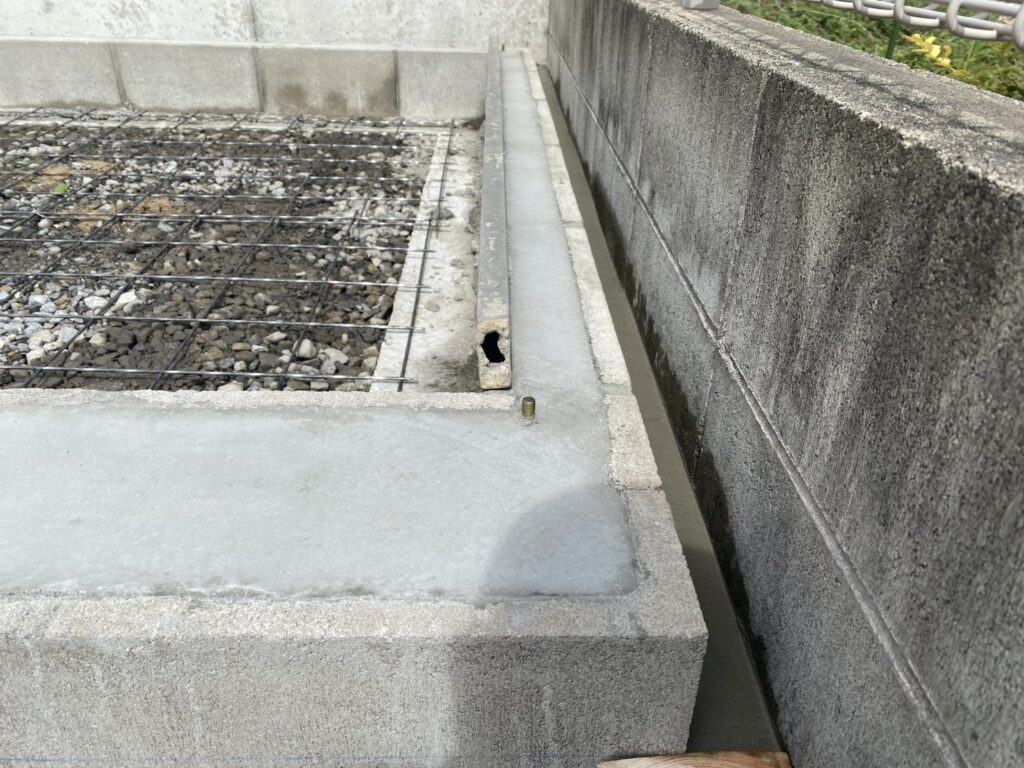 【観音寺市Ｓ様邸】物置設置｜物置の土間コンクリート打設完了 (株)カインズガーデン｜香川県の庭リフォーム工事