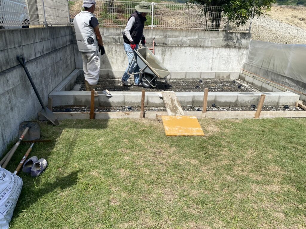 【観音寺市Ｓ様邸】物置設置｜物置の土間コンクリート打設完了 (株)カインズガーデン｜香川県の庭リフォーム工事