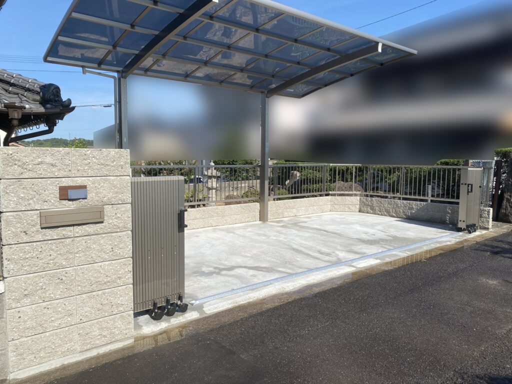 【綾川町ＭＯ様邸】カーポート＆門扉完備で格好良い✨駐車場拡張工事㊗完工 (株)カインズガーデン｜香川県の庭リフォーム工事