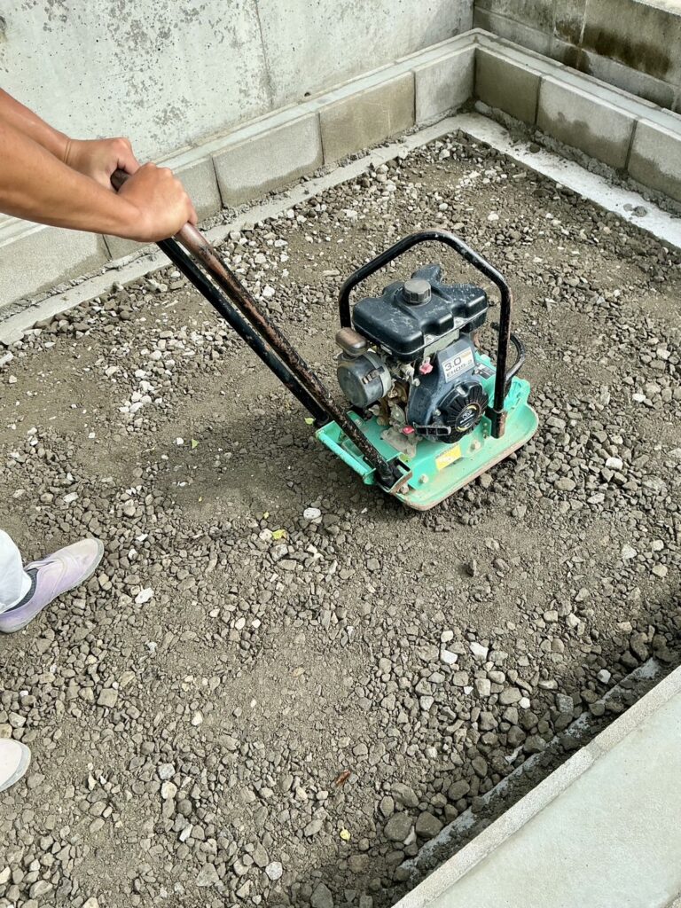 【観音寺市Ｓ様邸】裏庭に大サイズ物置完成✨庭リフォーム工事㊗完工 (株)カインズガーデン｜香川県の庭仕舞い工事