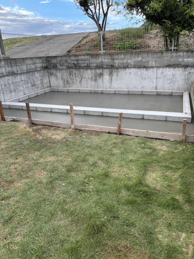 【観音寺市Ｓ様邸】裏庭に大サイズ物置完成✨庭リフォーム工事㊗完工 (株)カインズガーデン｜香川県の庭仕舞い工事