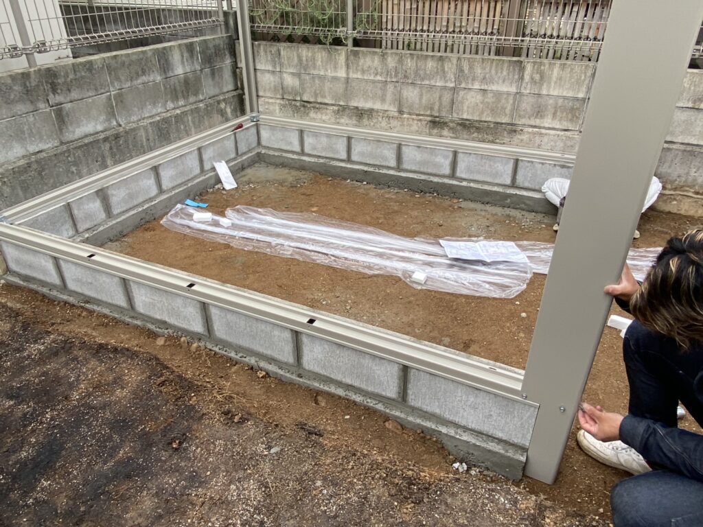 【高松市S様邸】バイクガレージ設置中|バイクガレージ組み立てます (株)カインズガーデン|香川県の庭リフォーム工事 【高松市S様邸】バイクガレージ設置中|バイクガレージ組み立てます (株)カインズガーデン|香川県の庭リフォーム工事