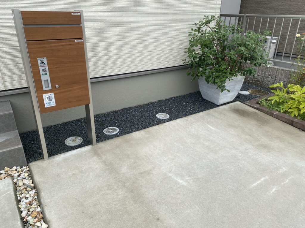 【観音寺市ＳＵ様邸】裏庭＆お家周りスッキリ✨雑草対策工事㊗完工 (株)カインズガーデン｜香川県の庭リフォーム，庭仕舞い