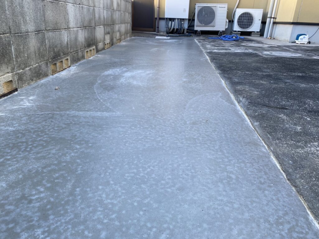 【綾川町ＳＩ様邸】雑草対策工事㊗完工｜花壇スペース３箇所スッキリ✨ (株)カインズガーデン｜香川県の庭仕舞い工事