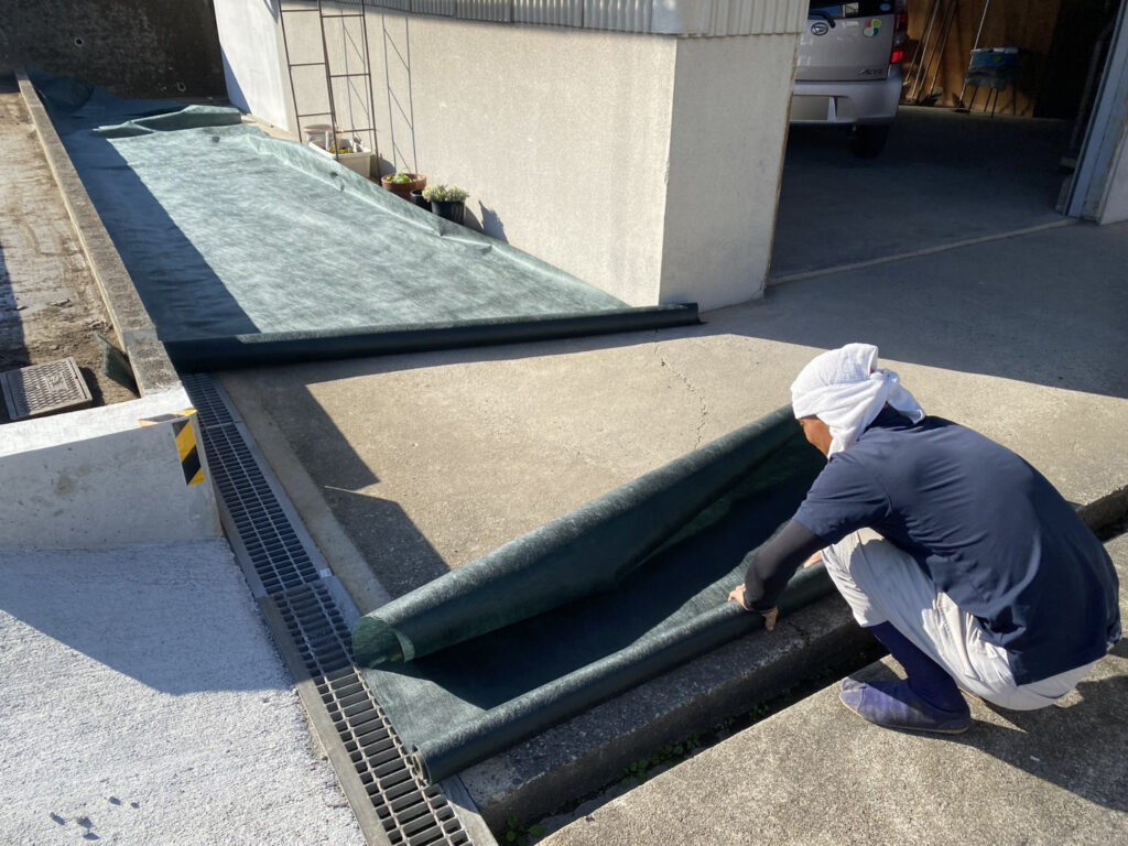 【綾川町ＳＩ様邸】雑草対策工事㊗完工｜花壇スペース３箇所スッキリ✨ (株)カインズガーデン｜香川県の庭仕舞い工事