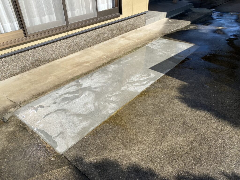 【綾川町ＳＩ様邸】雑草対策工事㊗完工｜花壇スペース３箇所スッキリ✨ (株)カインズガーデン｜香川県の庭仕舞い工事