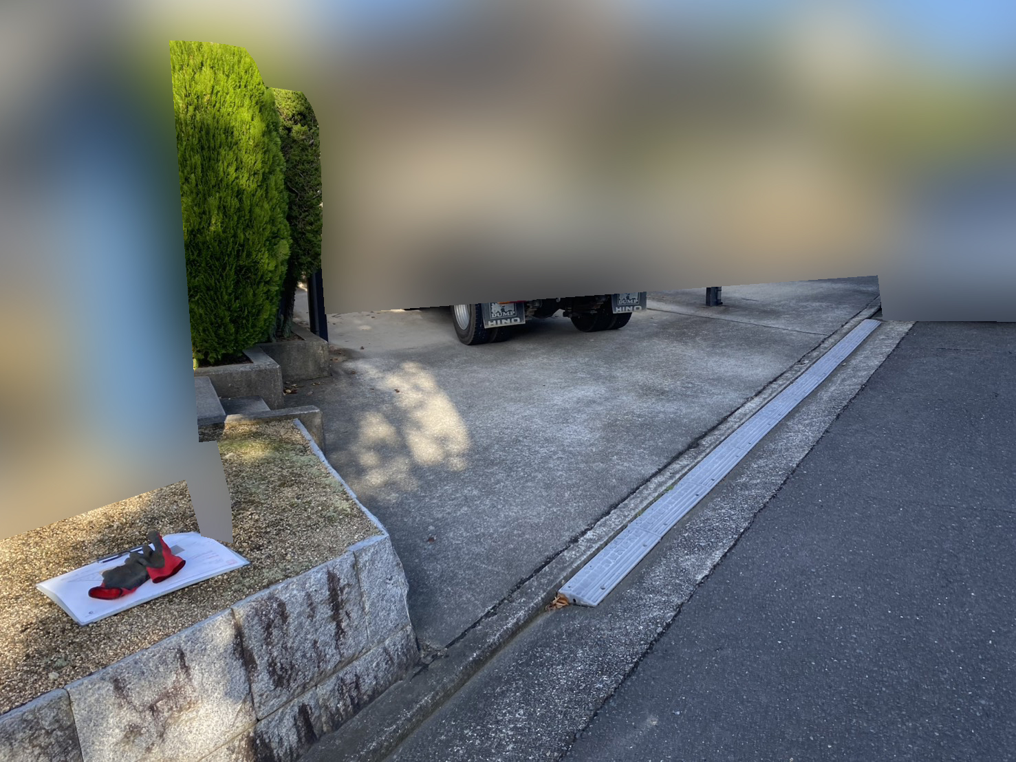 【綾川町Ｙ様邸】駐車場拡張工事着工⛑｜既存カーポートや門扉・生垣等撤去します (株)カインズガーデン｜香川県の庭仕舞い工事