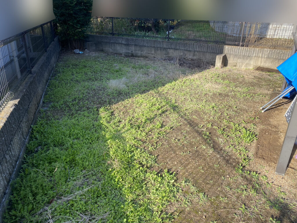 【綾川町Ｙ様邸】駐車場拡張工事着工⛑｜既存カーポートや門扉・生垣等撤去します (株)カインズガーデン｜香川県の庭仕舞い工事