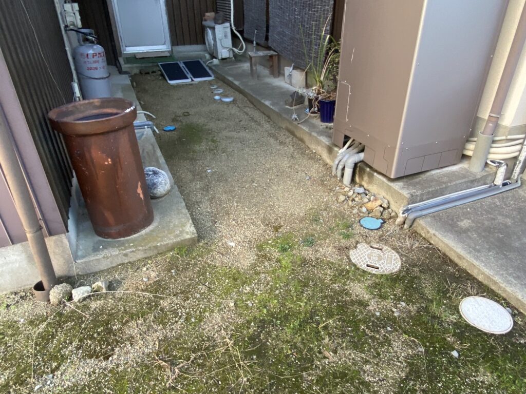 【綾川町Ｍ様邸】庭仕舞い工事着工⛑｜庭木撤去や雑草対策，駐車場拡張，物置移設 (株)カインズガーデン｜香川の庭仕舞い