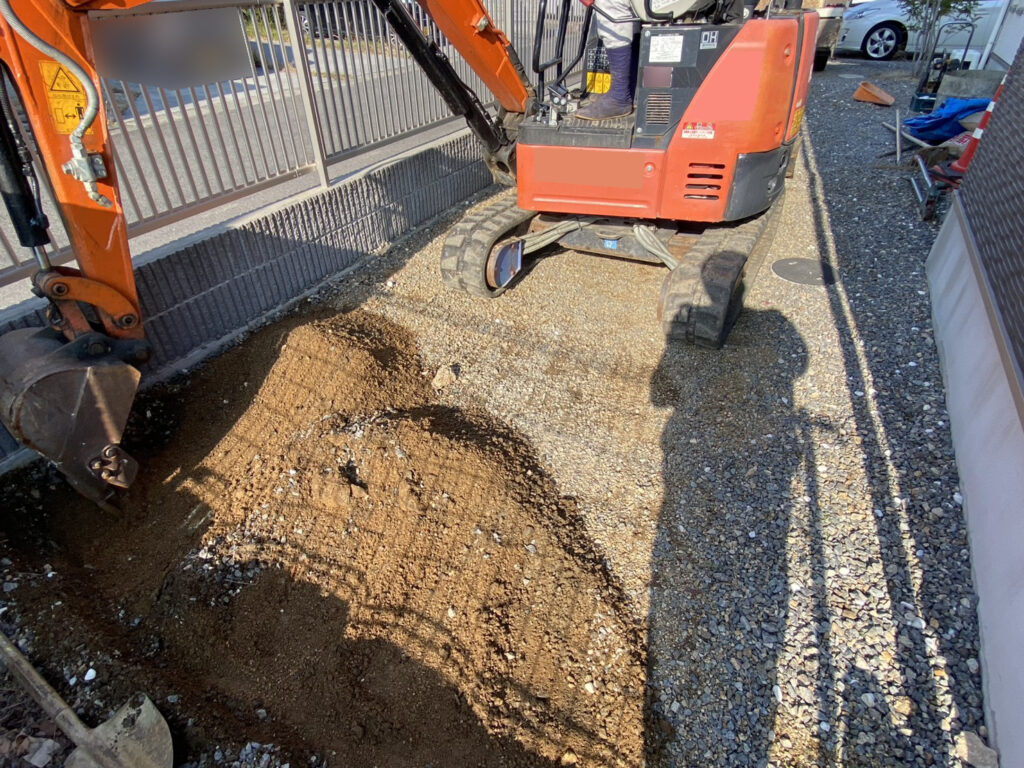 【善通寺市Ｎ様邸】バイクガレージ工事着工⛑｜愛車を守る、イナバ物置バイク保管庫「ＦＭ」 (株)カインズガーデン｜香川の庭仕舞い