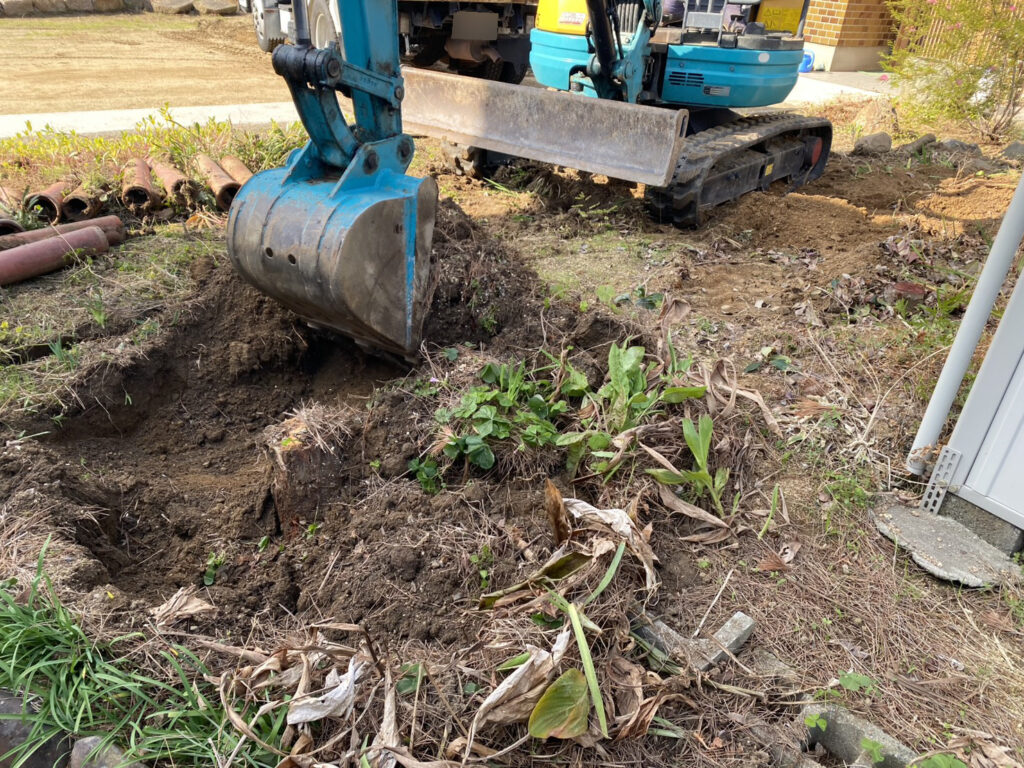 【綾川町Ｍ様邸】庭仕舞い＆駐車場拡張工事｜庭木や植栽・庭石を撤去し、駐車スペースを広げます (株)カインズガーデン