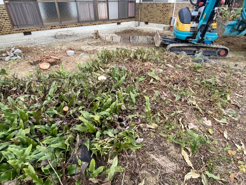 【綾川町Ｍ様邸】庭仕舞い＆駐車場拡張工事｜庭木や植栽・庭石を撤去し、駐車スペースを広げます (株)カインズガーデン