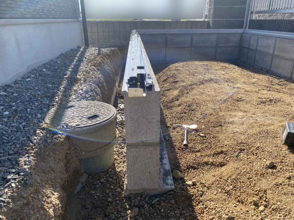 【善通寺市Ｎ様邸】バイクガレージ工事｜基礎となるコンクリートやブロック完了 (株)カインズガーデン｜香川県の庭仕舞い工事