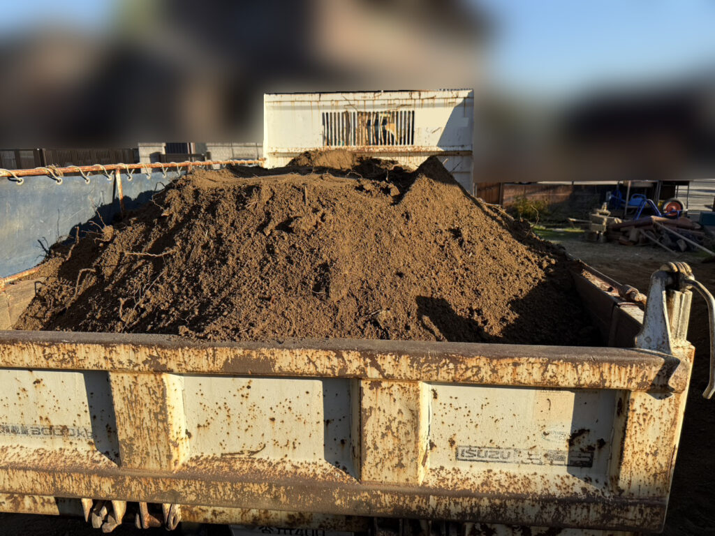 【綾川町Ｍ様邸】庭仕舞い＆駐車場拡張工事｜坪庭の解体撤去・庭木植栽の伐根・鋤取りでスッキリ！ (株)カインズガーデン