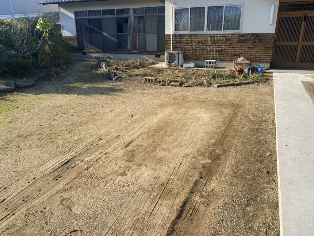 【綾川町Ｍ様邸・Ｙ様邸】駐車場拡張＆庭仕舞い工事｜庭木植栽や既存物撤去し駐車スペースを拡張します