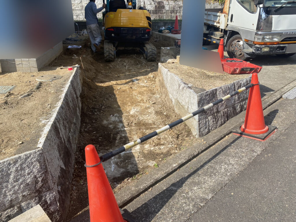 【綾川町Ｍ様邸・Ｙ様邸】駐車場拡張＆庭仕舞い工事｜庭木植栽や既存物撤去し駐車スペースを拡張します