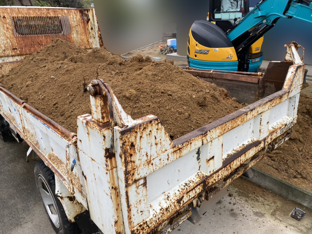 【綾川町Ｍ様邸・Ｙ様邸】駐車場拡張＆庭仕舞い工事｜庭木植栽や既存物撤去し駐車スペースを拡張します