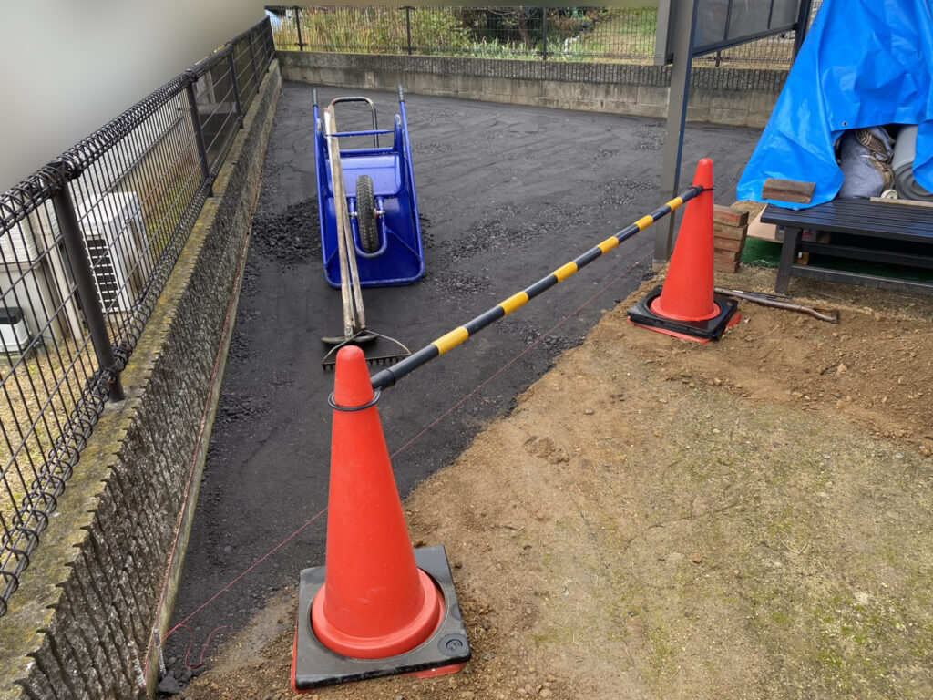 【綾川町Ｍ様邸・Ｙ様邸】駐車場拡張＆庭仕舞い工事｜庭木植栽や既存物撤去し駐車スペースを拡張します