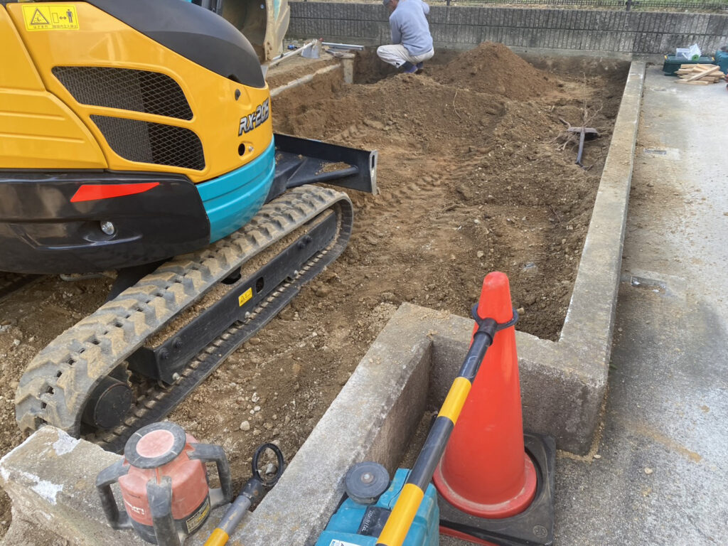 【綾川町Ｍ様邸・Ｙ様邸】駐車場拡張＆庭仕舞い工事｜庭木植栽や既存物撤去し駐車スペースを拡張します