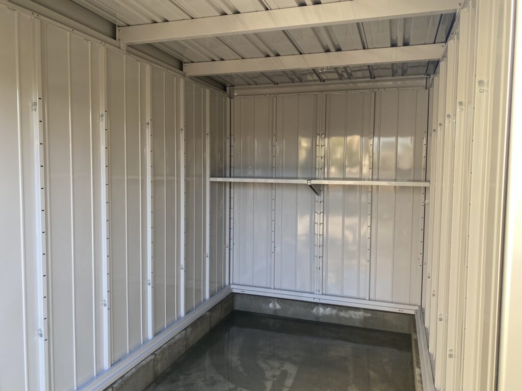 【善通寺市Ｎ様邸】バイクガレージ工事㊗完工｜愛車を守るバイク保管庫完成✨ (株)カインズガーデン｜香川県の庭仕舞い工事