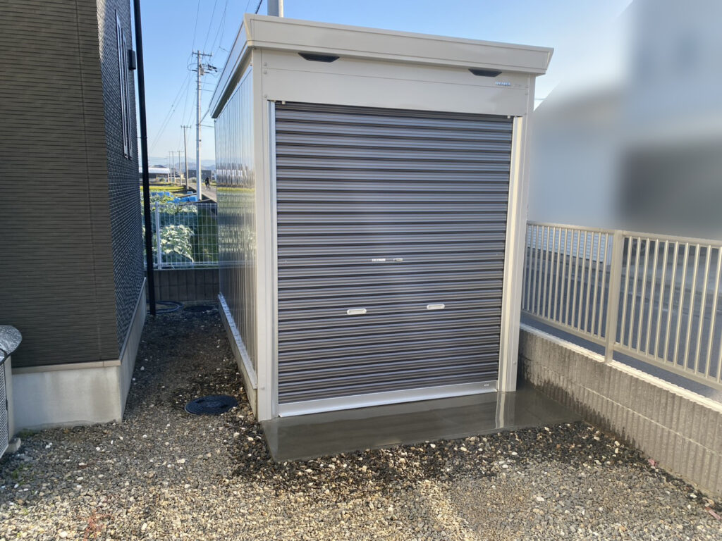 【善通寺市Ｎ様邸】バイクガレージ工事㊗完工｜愛車を守るバイク保管庫完成✨ (株)カインズガーデン｜香川県の庭仕舞い工事