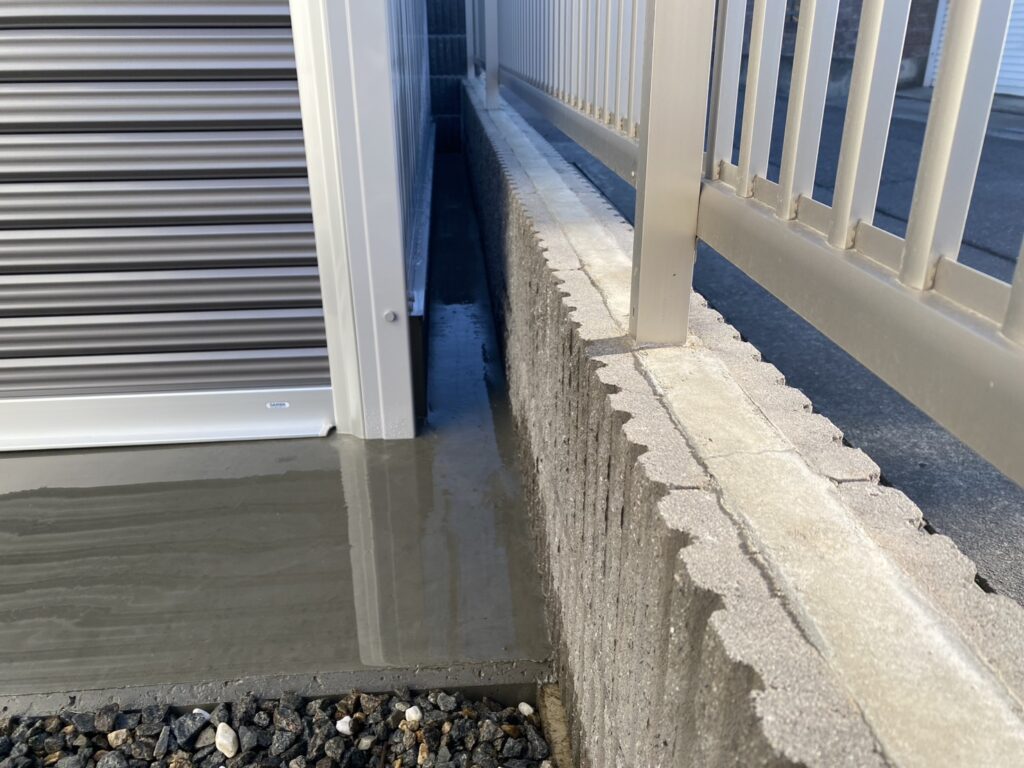 【善通寺市Ｎ様邸】バイクガレージ工事㊗完工｜愛車を守るバイク保管庫完成✨ (株)カインズガーデン｜香川県の庭仕舞い工事