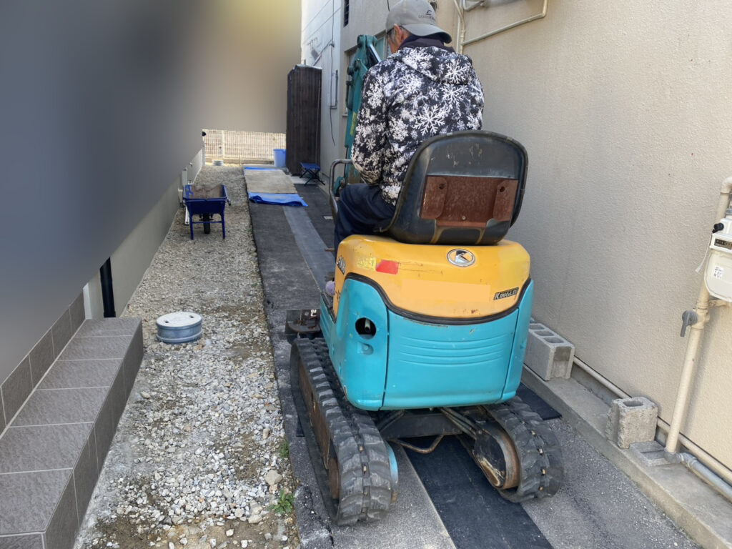 【琴平町Ｉ様邸】お家周りのブロックやフェンス・手すり設置＆雑草対策工事着工⛑ (株)カインズガーデン｜香川の庭仕舞い工事