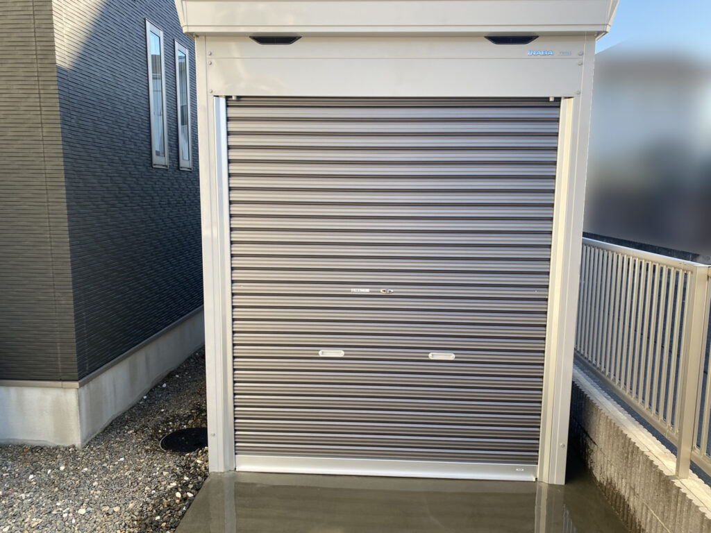 【善通寺市Ｎ様邸】バイクガレージ工事㊗完工｜愛車を守るバイク保管庫完成✨ (株)カインズガーデン｜香川県の庭仕舞い工事