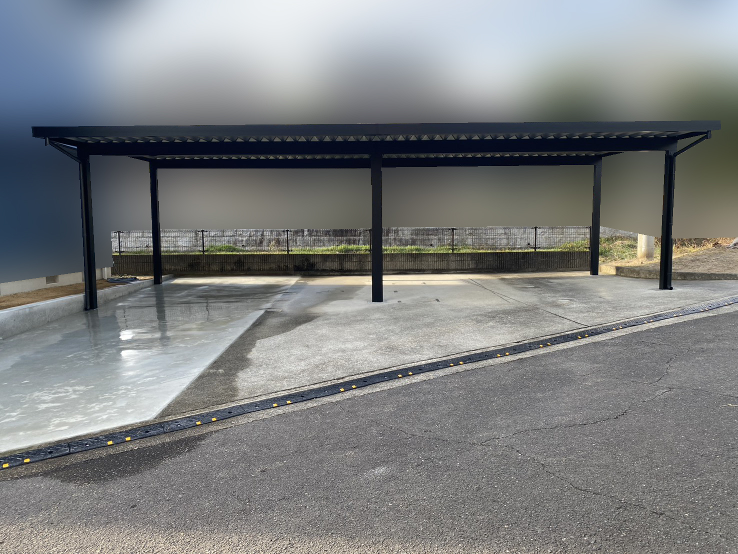 【綾川町Ｙ様邸】駐車場拡張工事㊗完工｜広々駐車スペース＆重厚感がカッコイイ折板カーポート完成✨ (株)カインズガーデン