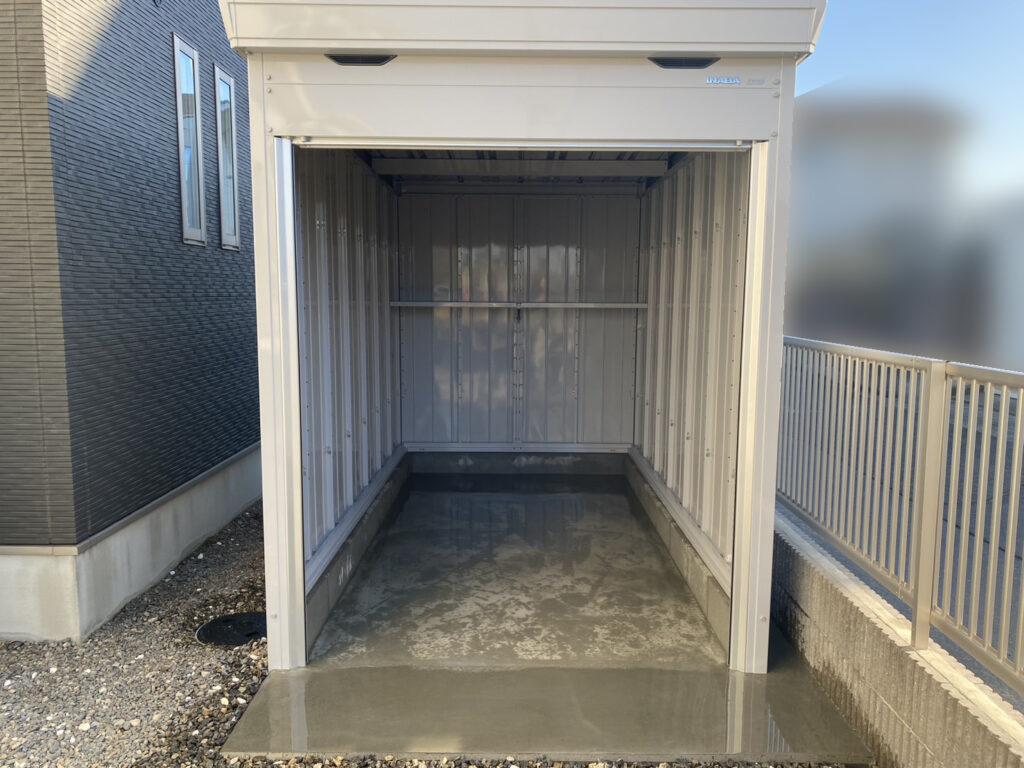 【善通寺市Ｎ様邸】バイクガレージ工事㊗完工｜愛車を守るバイク保管庫完成✨ (株)カインズガーデン｜香川県の庭仕舞い工事