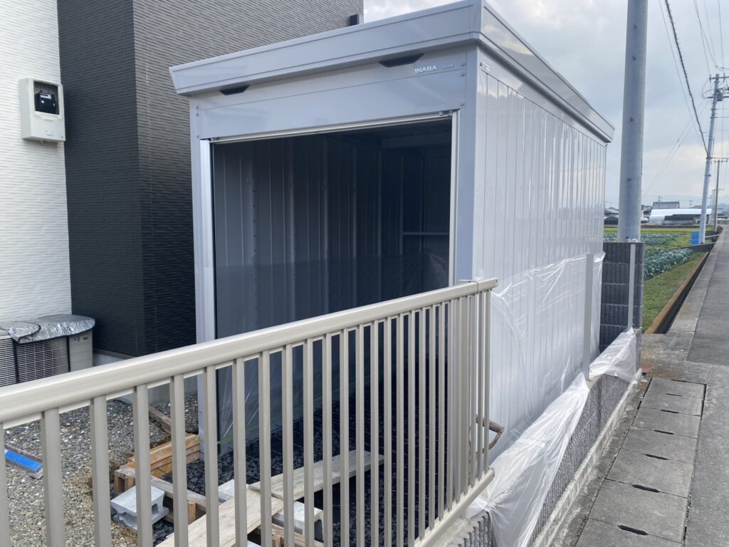 【善通寺市Ｎ様邸】バイクガレージ工事｜ガレージ内コンクリート打設完了 (株)カインズガーデン｜香川県の庭仕舞い工事