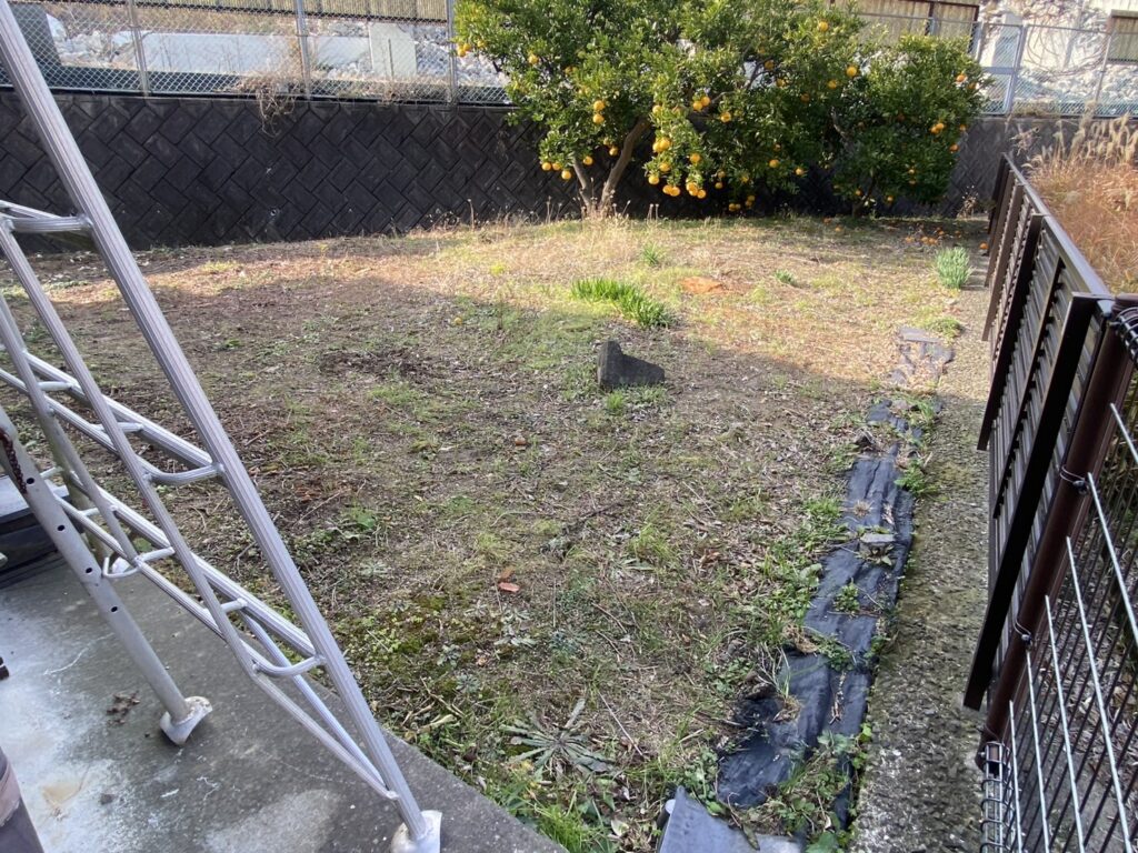 【綾川町Ｍ様邸】庭じまい工事㊗完工｜駐車場広々！お庭は防草シート＆砂利でスッキリ爽快仕上げ✨ (株)カインズガーデン