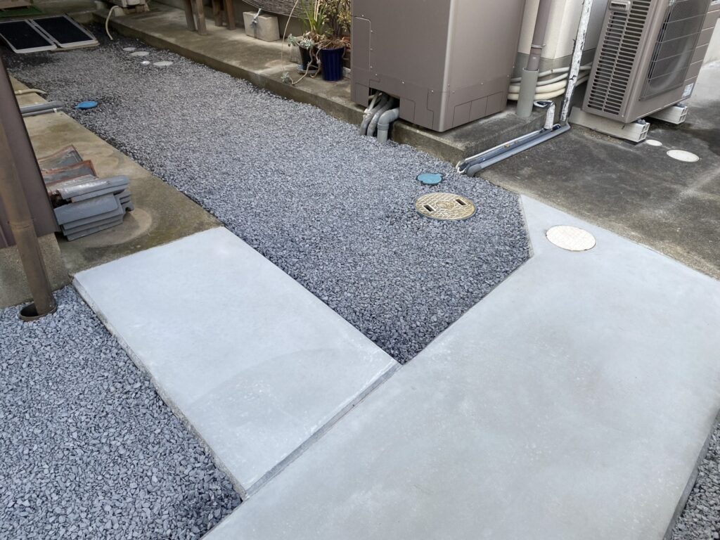 【綾川町Ｍ様邸】庭じまい工事㊗完工｜駐車場広々！お庭は防草シート＆砂利でスッキリ爽快仕上げ✨ (株)カインズガーデン