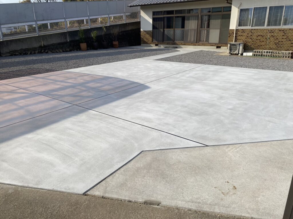 【綾川町Ｍ様邸】庭じまい工事㊗完工｜駐車場広々！お庭は防草シート＆砂利でスッキリ爽快仕上げ✨ (株)カインズガーデン