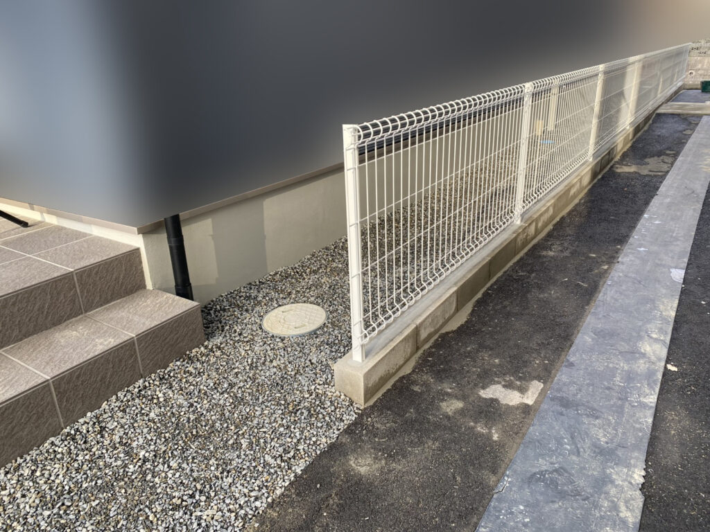 【琴平町Ｉ様邸】庭仕舞い工事㊗完工｜お家周りの雑草対策やブロック，コンクリートデッキ等完了 (株)カインズガーデン｜香川県の庭じまい，雑草対策