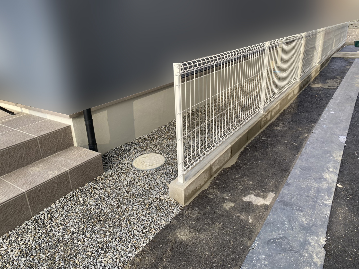 【琴平町Ｉ様邸】庭仕舞い工事㊗完工｜お家周りの雑草対策やブロック，コンクリートデッキ等完了 (株)カインズガーデン｜香川県の庭じまい，雑草対策