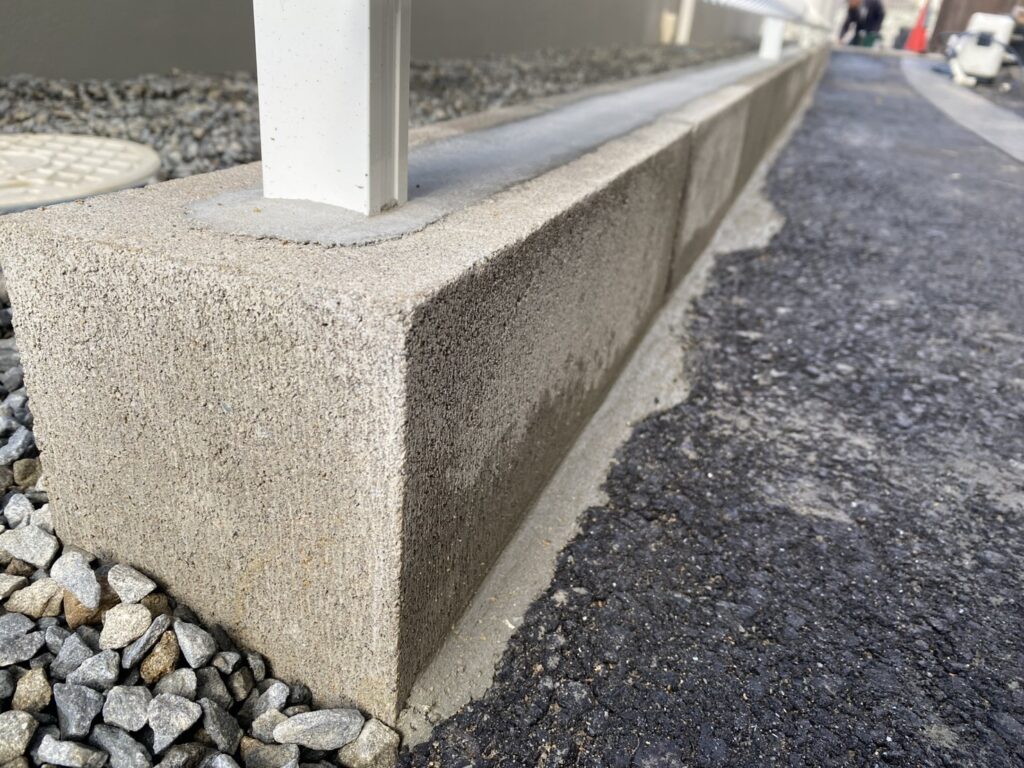 【琴平町Ｉ様邸】庭仕舞い工事㊗完工｜お家周りの雑草対策やブロック，コンクリートデッキ等完了 (株)カインズガーデン｜香川県の庭じまい，雑草対策